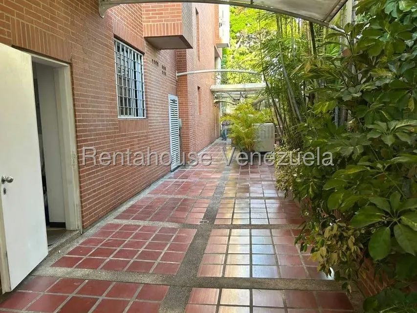 Apartamento (1 Nivel) en Alquiler en Altamira, Distrito Metropolitano - 13