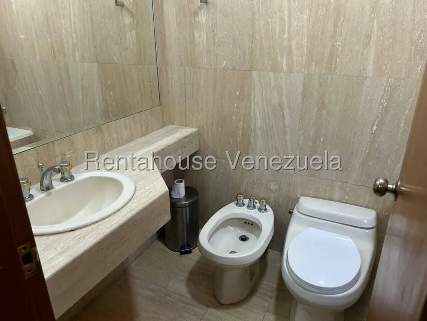 Apartamento (1 Nivel) en Alquiler en Altamira, Distrito Metropolitano - 8