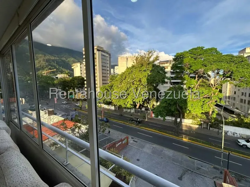 Apartamento (1 Nivel) en Alquiler en Altamira, Distrito Metropolitano - 10