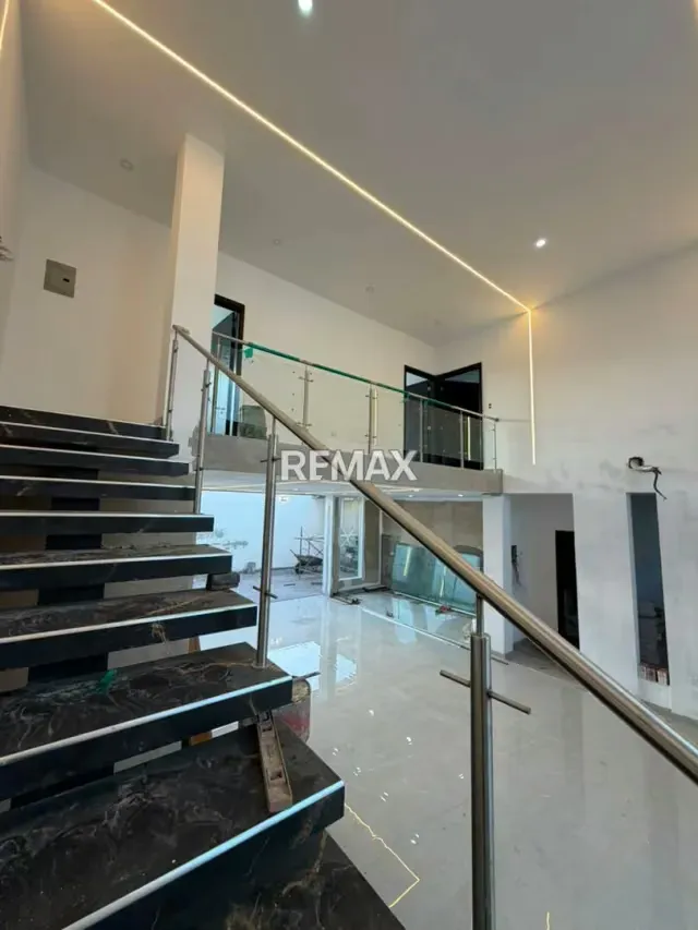 Quinta de lujo urb villa franca Proyecto en ejecución Av Las delicias, San Cristóbal - 5