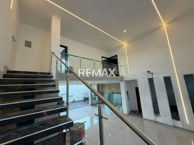 Quinta de lujo urb villa franca Proyecto en ejecución Av Las delicias, San Cristóbal - 6
