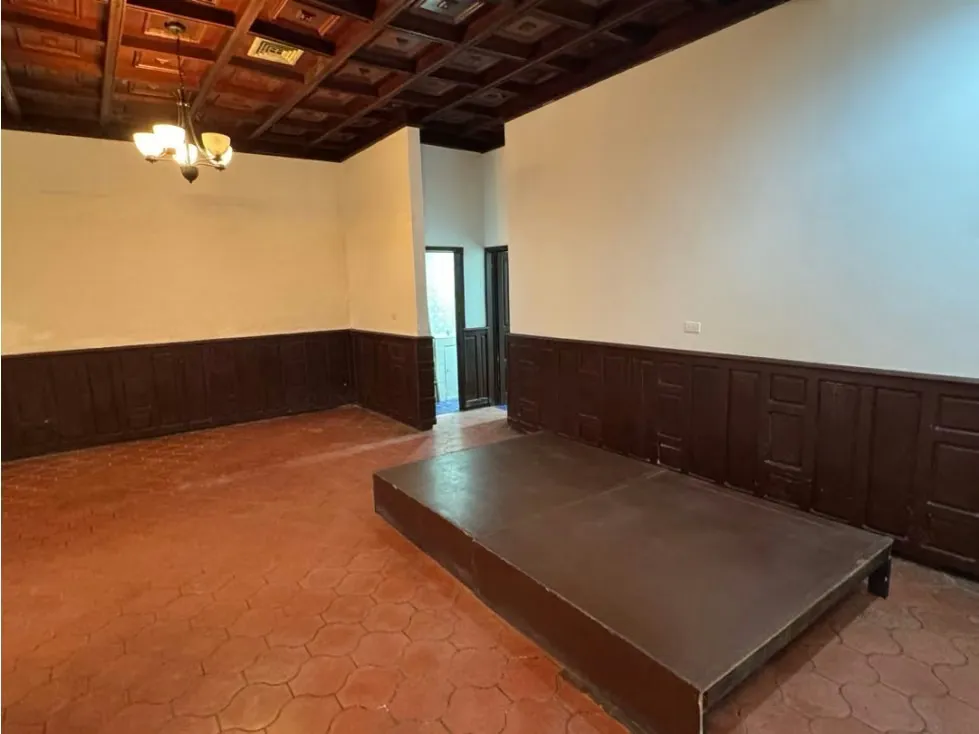 En Venta Local Comercial en Boulevard de Sabana Grande. Caracas - 14