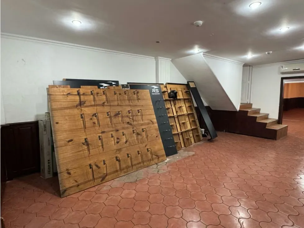 En Venta Local Comercial en Boulevard de Sabana Grande. Caracas - 5