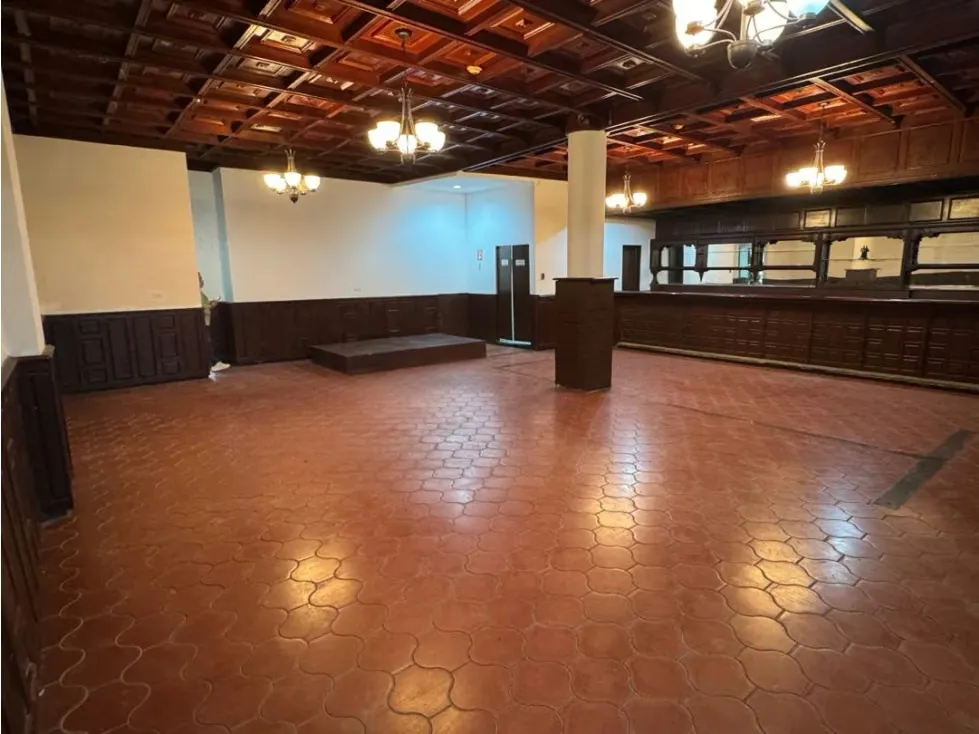 En Venta Local Comercial en Boulevard de Sabana Grande. Caracas - 7