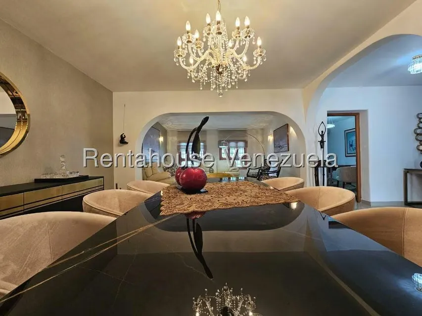 Casa (Multipes Niveles) en Venta en Cumbres de Curumo, Distrito Metropolitano - 17