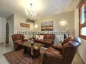 Casa (Multipes Niveles) en Venta en Cumbres de Curumo, Distrito Metropolitano - 36