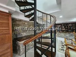Casa (Multipes Niveles) en Venta en Cumbres de Curumo, Distrito Metropolitano - 55
