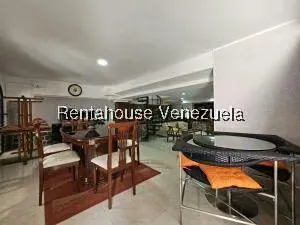 Casa (Multipes Niveles) en Venta en Cumbres de Curumo, Distrito Metropolitano - 59