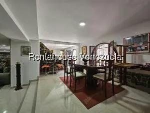 Casa (Multipes Niveles) en Venta en Cumbres de Curumo, Distrito Metropolitano - 73