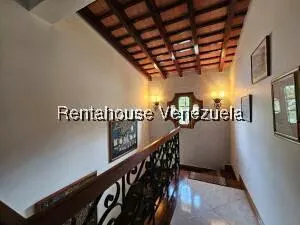 Casa (Multipes Niveles) en Venta en Cumbres de Curumo, Distrito Metropolitano - 92