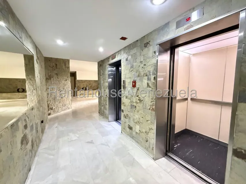 Apartamento (1 Nivel) en Venta en Altamira, Distrito Metropolitano - 36