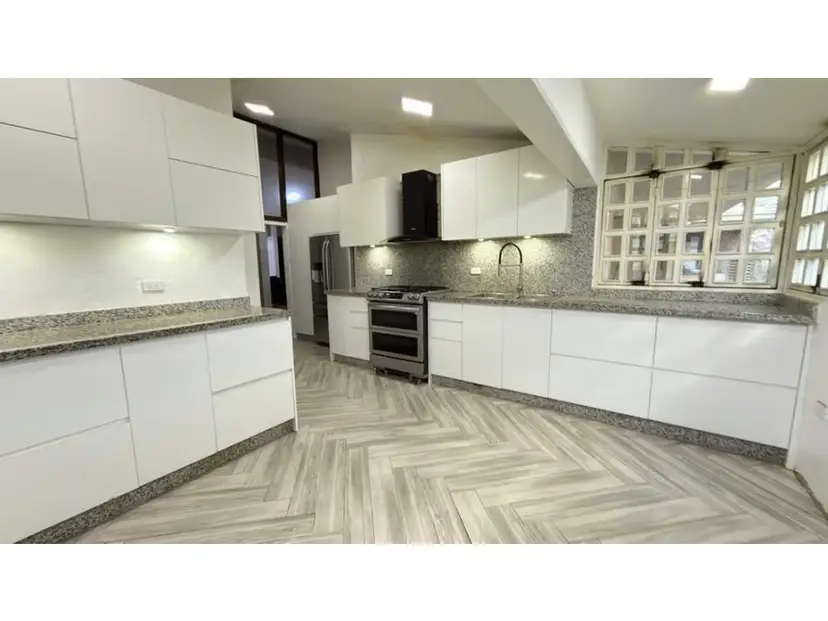 NI-Venta de casa Los Guayabitos 4H/4B/6P