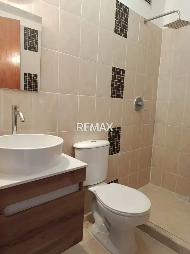 Apartamento en venta, piso bajo, edificio con planta 100% - 12