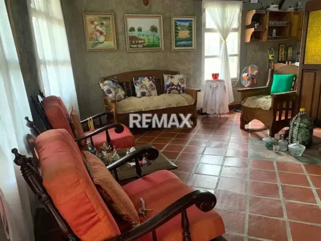 Parcela en Venta con Casa y Piscina en Aguirre Municipio Montalban Carabobo - 3