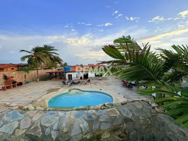 Oportunidad de Inversión casa con fines de Posada Lista para Operar a Pasos del Mar