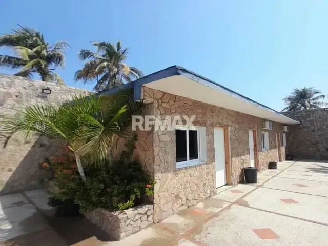 Oportunidad de Inversión casa con fines de Posada Lista para Operar a Pasos del Mar - 12