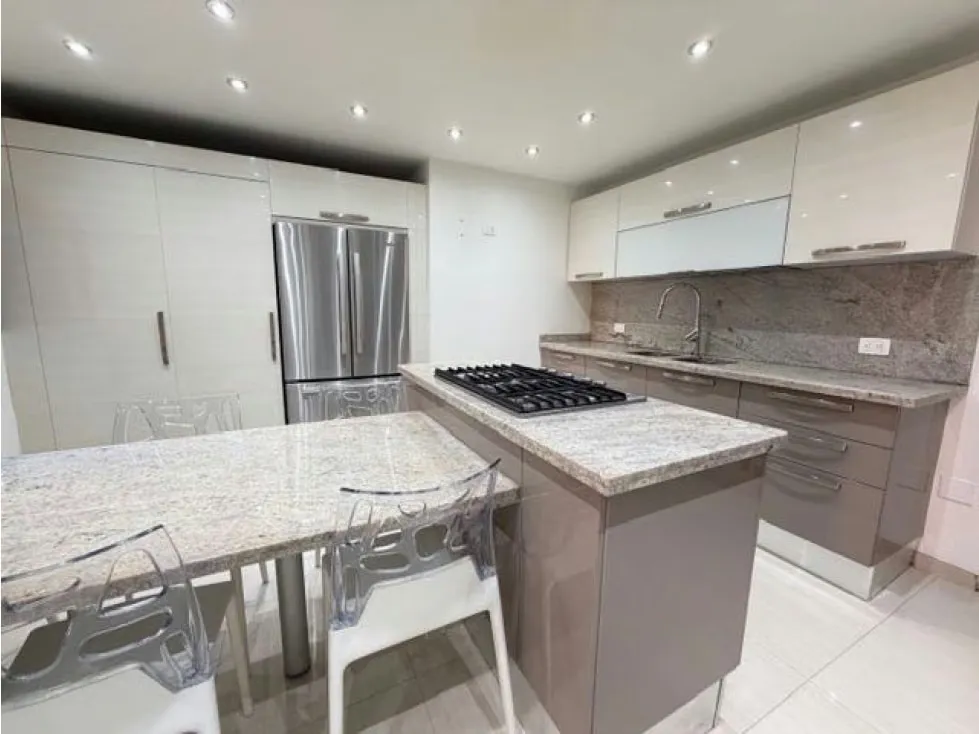 Se vende apartamento 150m2 Colinas de Valle Arriba 9137 - 4