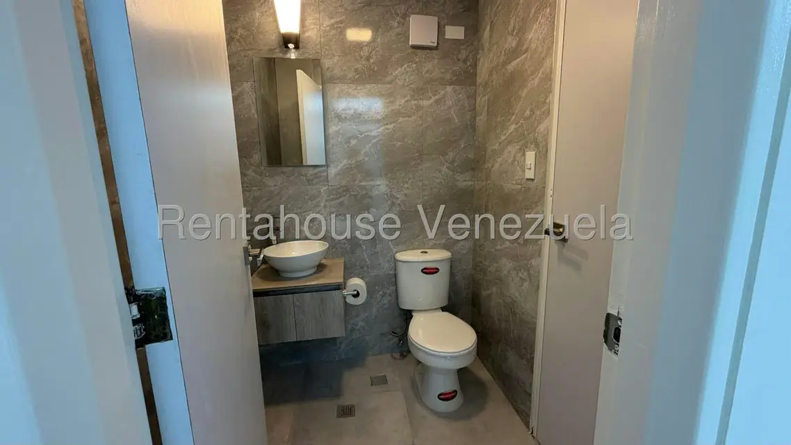 Oficina en Venta en El Rosal, Distrito Metropolitano - 11
