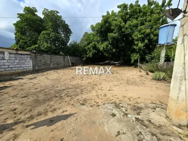 Terreno con Casa en Venta Cabimas - 9