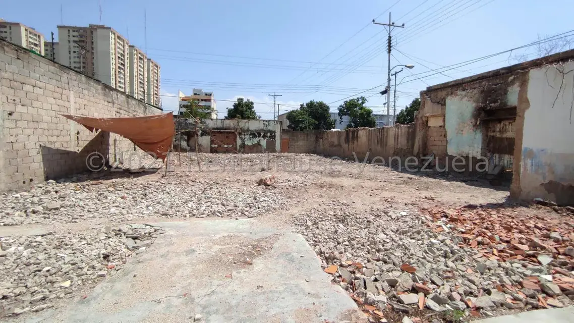 Terreno (Comercial) en Venta en Zona Centro, Aragua