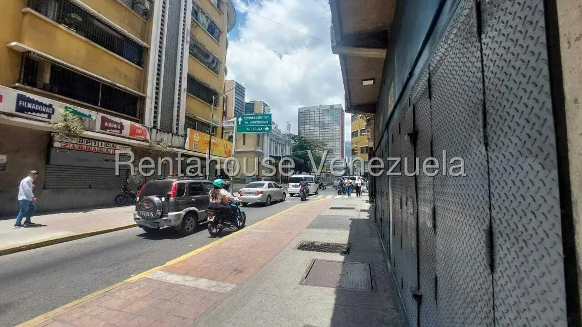 Local Comercial en Alquiler en Parroquia Santa Teresa, Distrito Metropolitano - 14