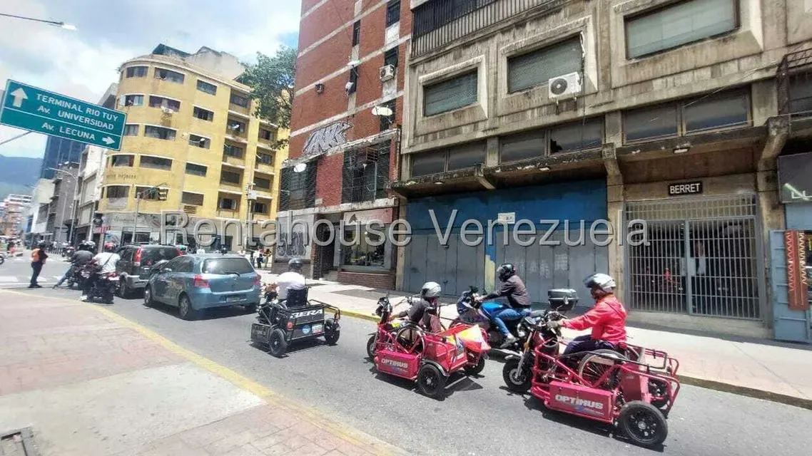 Local Comercial en Alquiler en Parroquia Santa Teresa, Distrito Metropolitano - 15