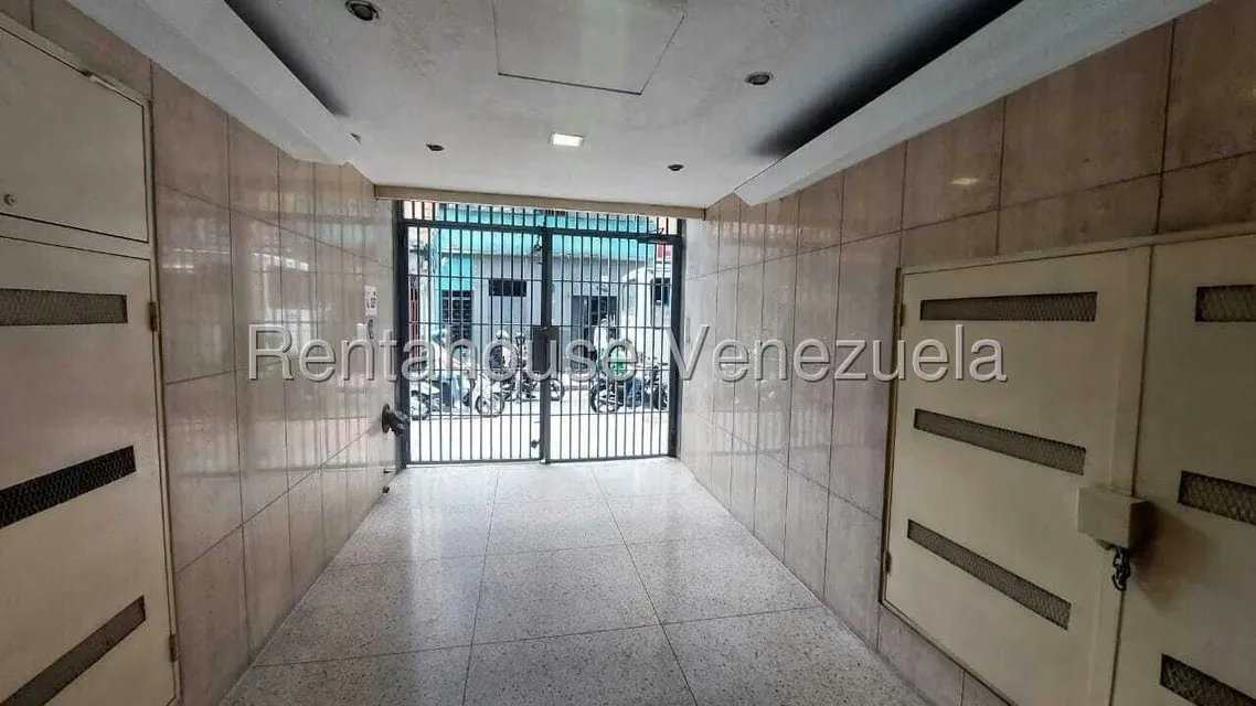 Local Comercial en Alquiler en Parroquia Santa Teresa, Distrito Metropolitano - 10