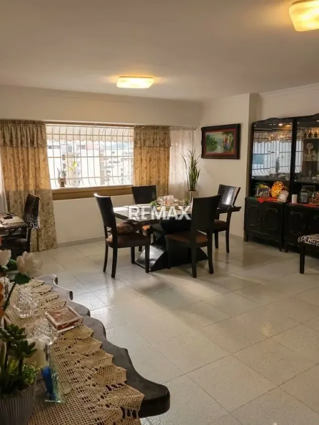 Venta de Apartamento Avenida Fuerzas Armadas. - 2