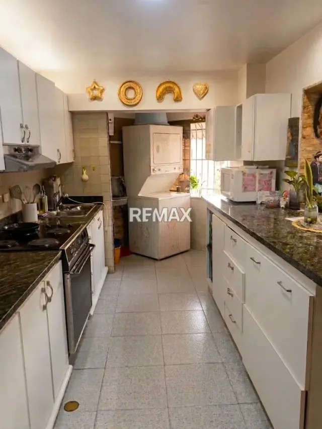 Venta de Apartamento Avenida Fuerzas Armadas. - 5
