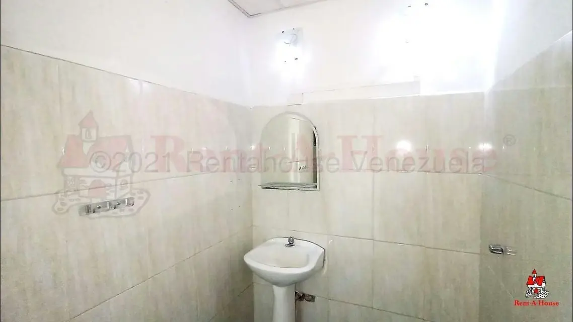 Oficina en Venta en Avenida 19 de Abril, Aragua - 12