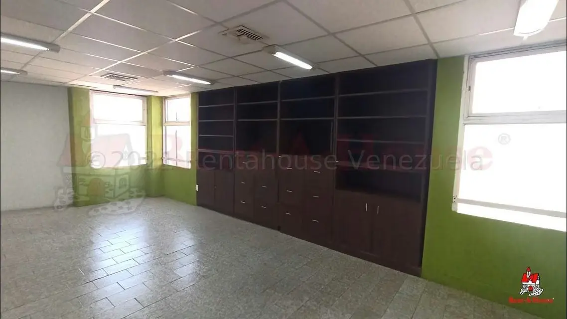 Oficina en Venta en Avenida 19 de Abril, Aragua - 2