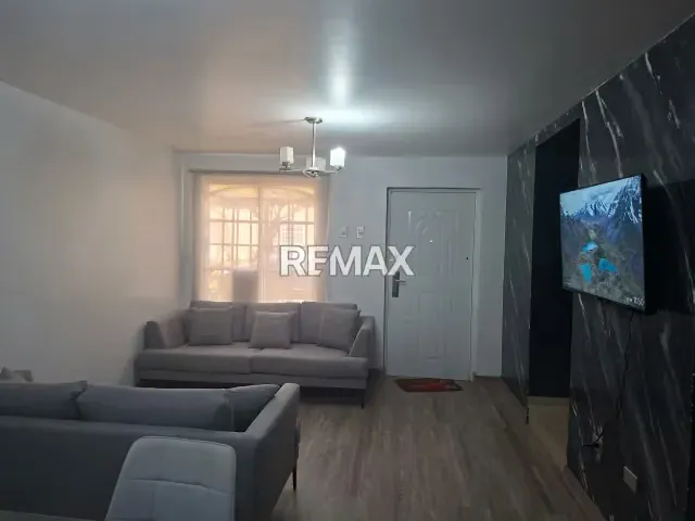 En venta Casa en villa Antares , Amoblada - 3