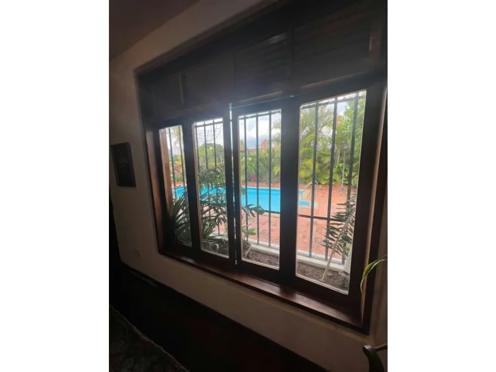 Se Vende o Alquila casa 400m2 4h+2s/4b/3p Cerro Verde 7262 - 6