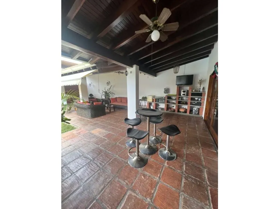 Se Vende o Alquila casa 400m2 4h+2s/4b/3p Cerro Verde 7262 - 8