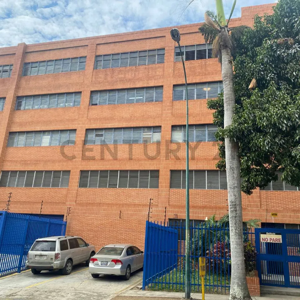PLANTA COMPLETA DE EDIFICIO INDUSTRIAL EN ALQUILER