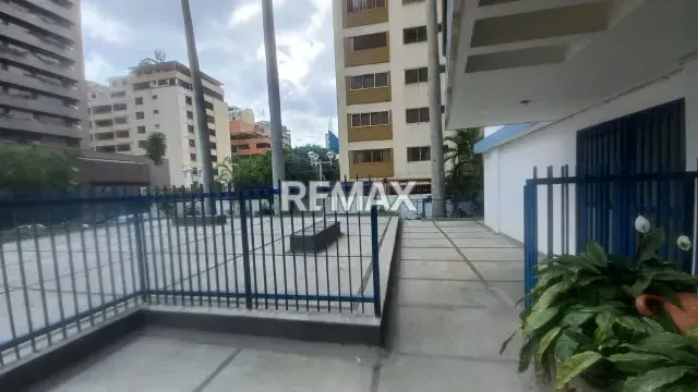 SE ALQUILA APARTAMENTO EN LOS PALOS GRANDES - 13