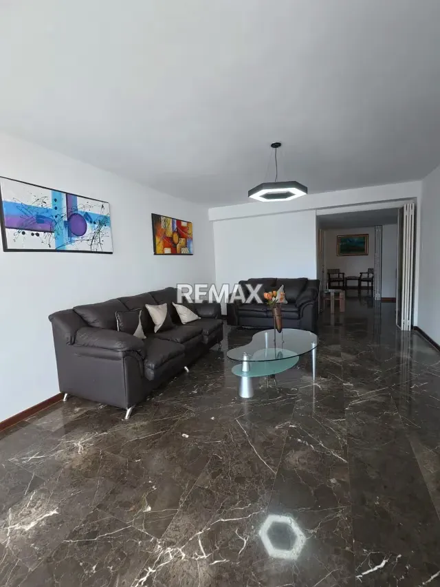 SE ALQUILA APARTAMENTO EN LOS PALOS GRANDES - 3