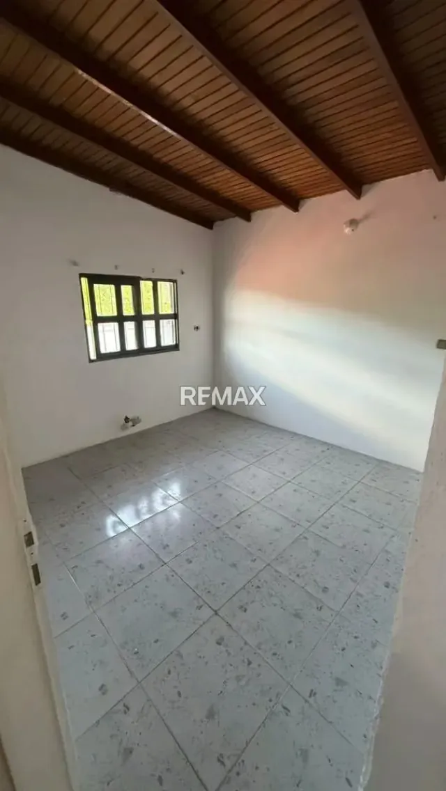 En venta propiedad horizontal en capacho Viejo frente a la plaza Simón bolívar segundo piso: - 8