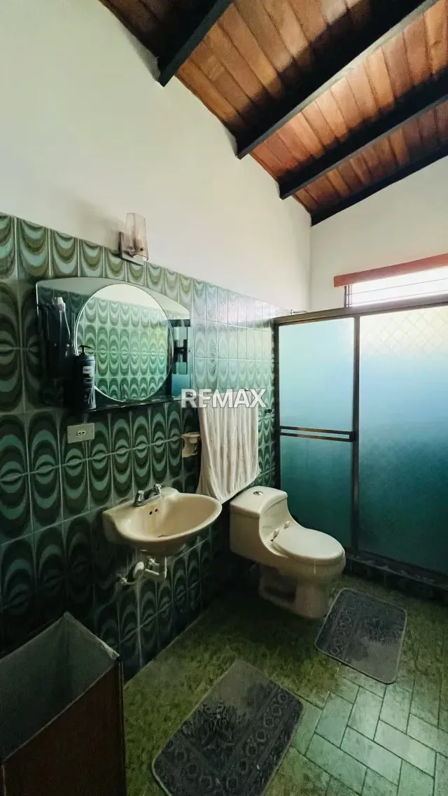 En venta casa en La Av. Teo Capriles, Urb. El Pilar, Araure - 13