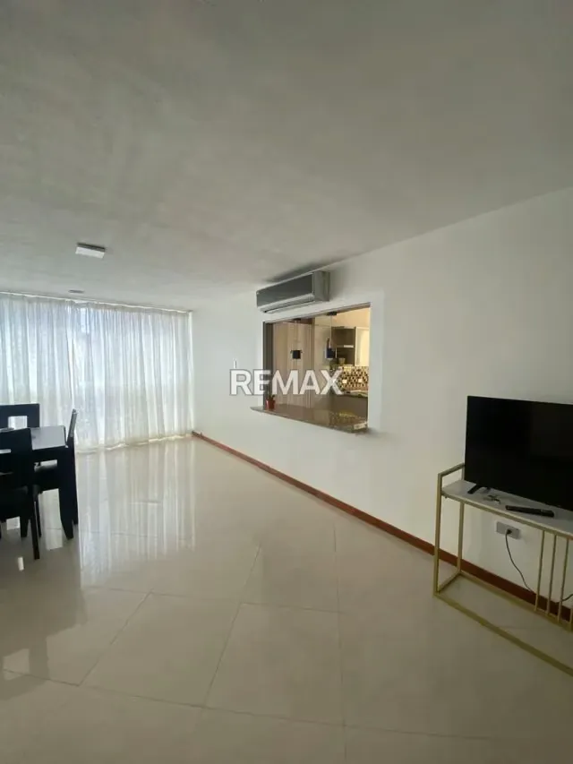 Apartamento en Alquiler Amoblado - 2