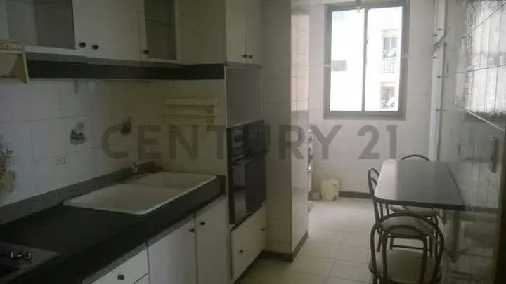 Se Vende cómodo Apto. en Edif. Gremium - Av. El Milagro, Maracaibo - 16