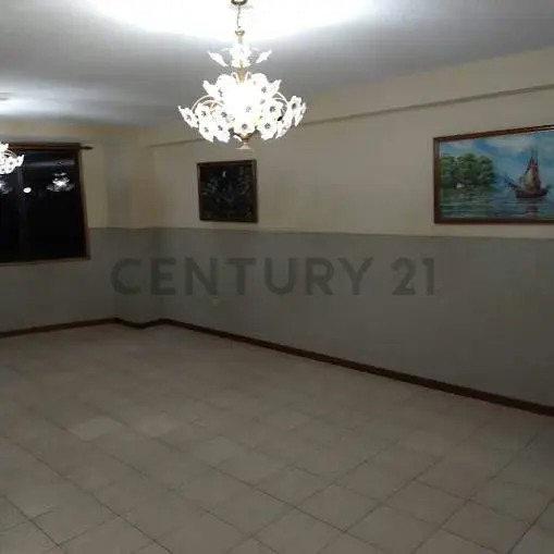 Se Vende cómodo Apto. en Edif. Gremium - Av. El Milagro, Maracaibo - 20