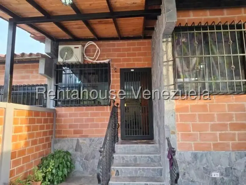 Casa (Duplex) en Venta en El Ingenio, Miranda