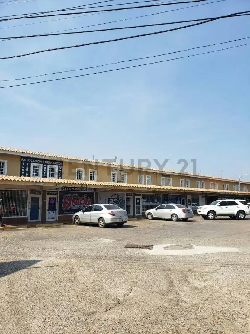 local en venta en plena avenida ideal para oficina administrativa