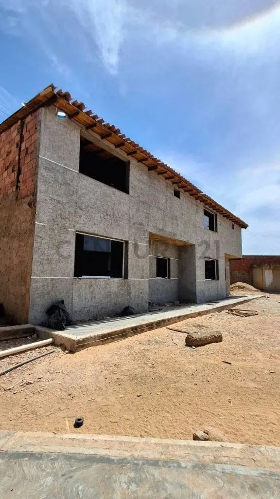 EXCELENTE TOWNHOUSE EN OBRA BLANCA EN VILLA VICTORIA, APOSTADERO, PAMPATAR - 4