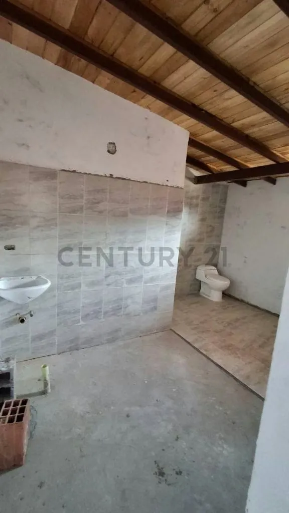 EXCELENTE TOWNHOUSE EN OBRA BLANCA EN VILLA VICTORIA, APOSTADERO, PAMPATAR - 8