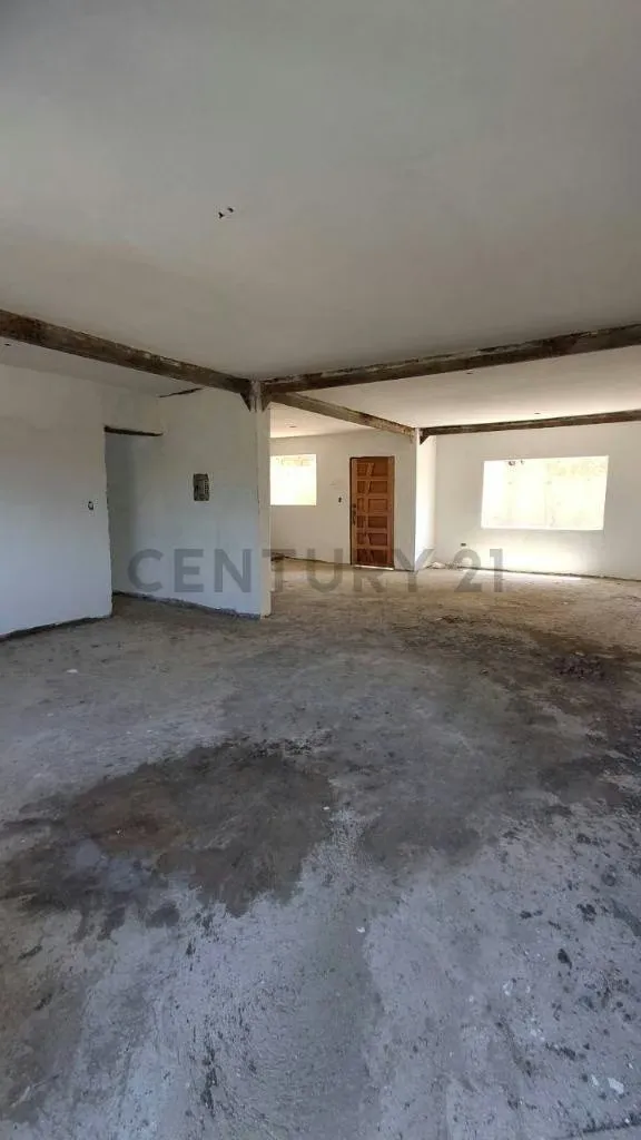 EXCELENTE TOWNHOUSE EN OBRA BLANCA EN VILLA VICTORIA, APOSTADERO, PAMPATAR - 9