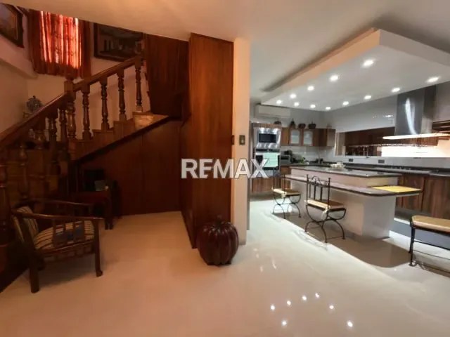EN VENTA QUINTA URB EL PARRAL - 11