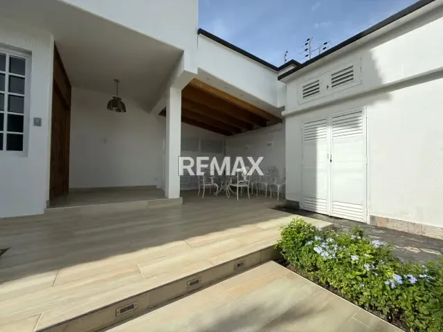 EN VENTA QUINTA URB EL PARRAL - 3
