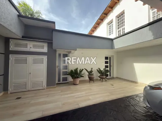 EN VENTA QUINTA URB EL PARRAL - 6
